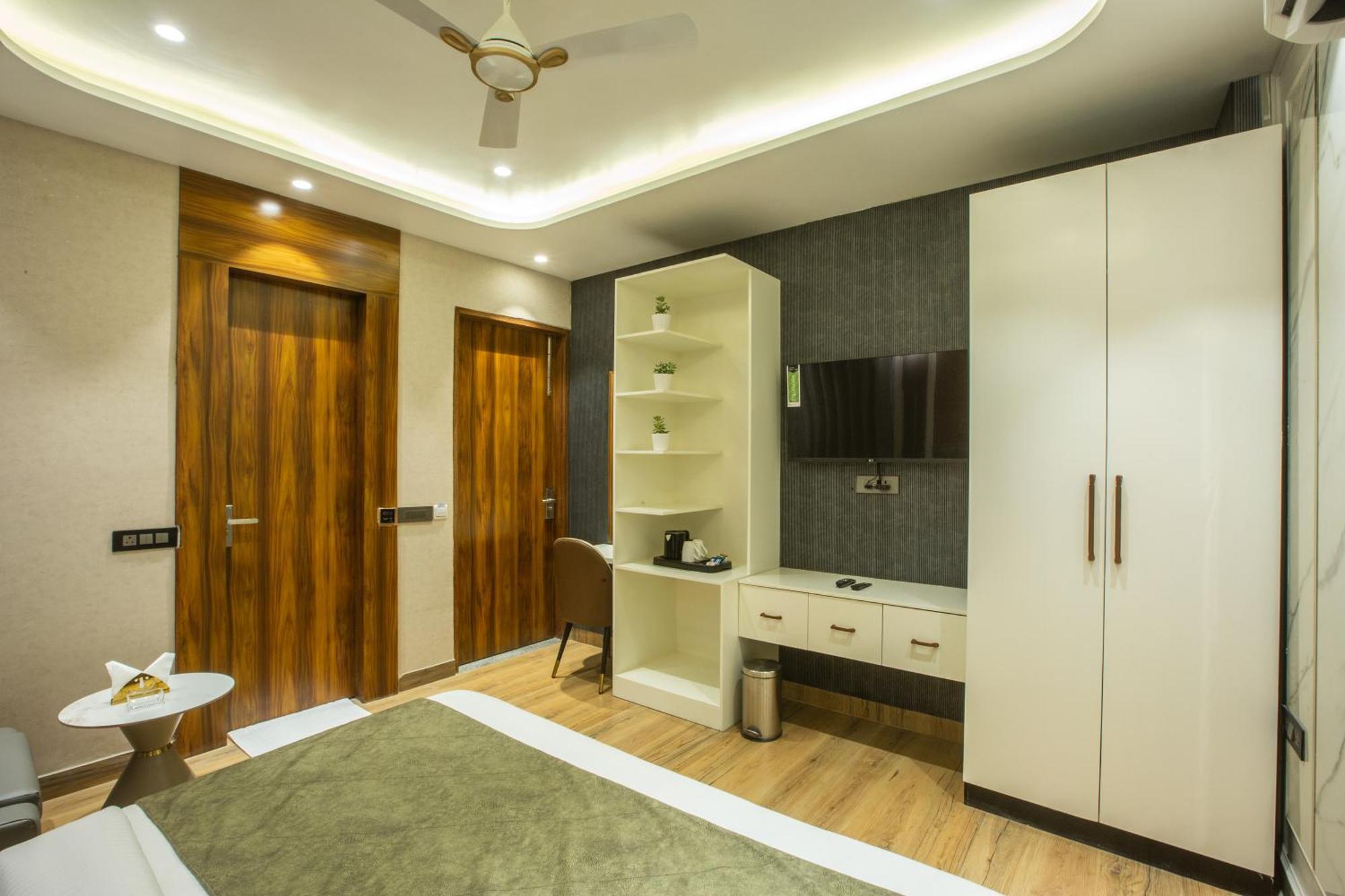 Prithvi Palace Near Spinal Hospital 4* New Delhi