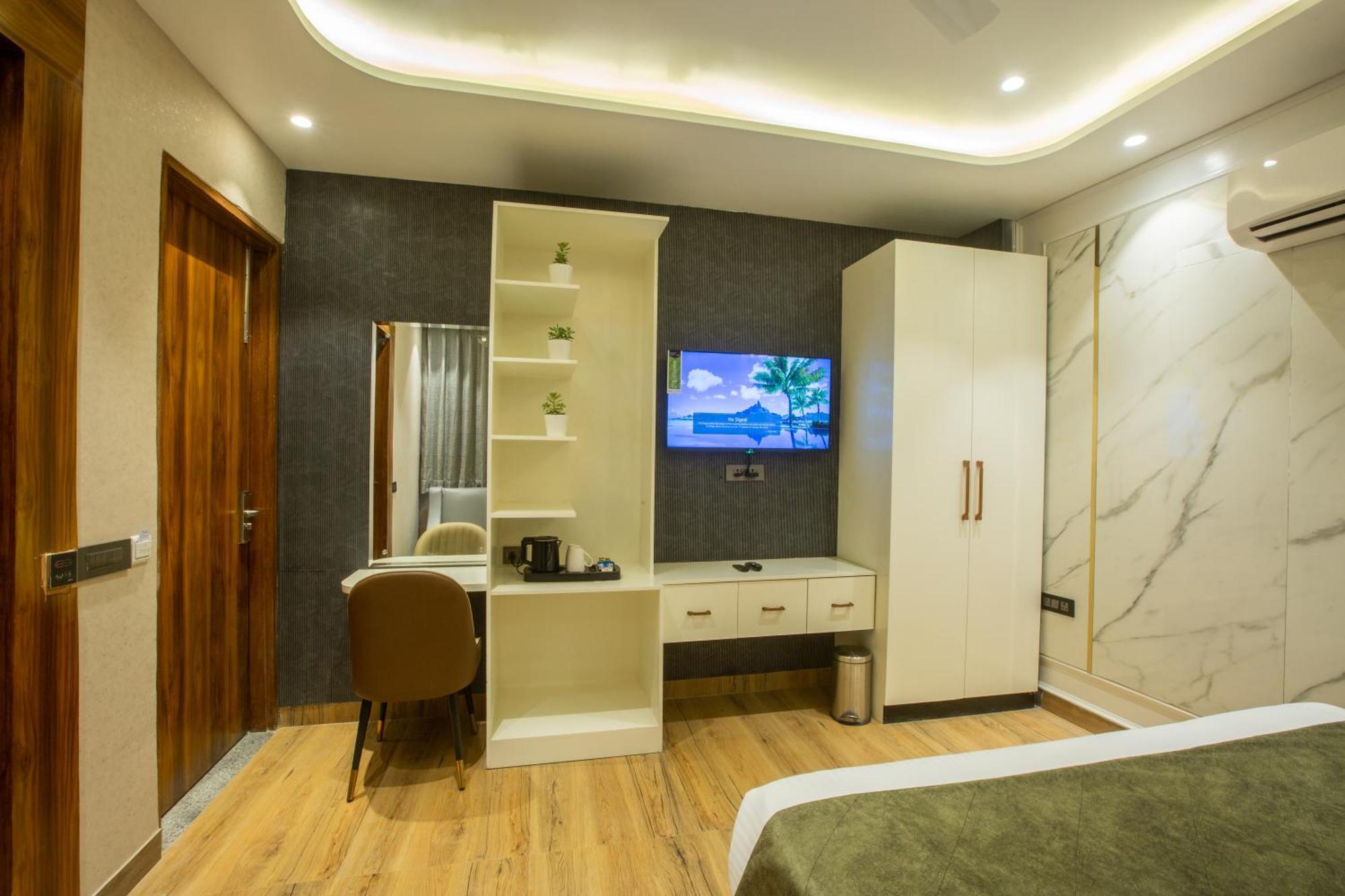 Hotel Prithvi Palace Near Spinal Hospital