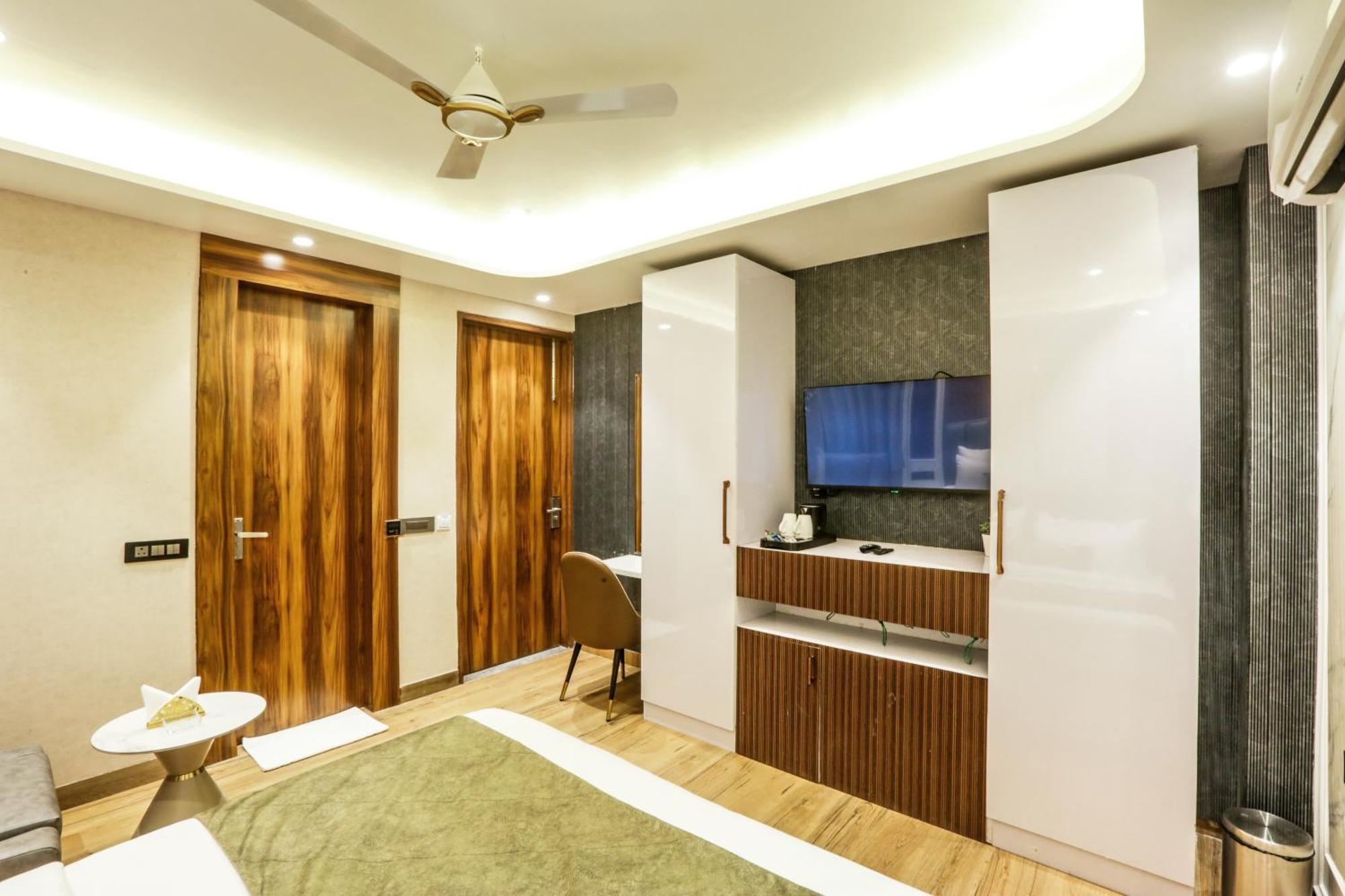 Prithvi Palace Near Spinal Hospital 4*