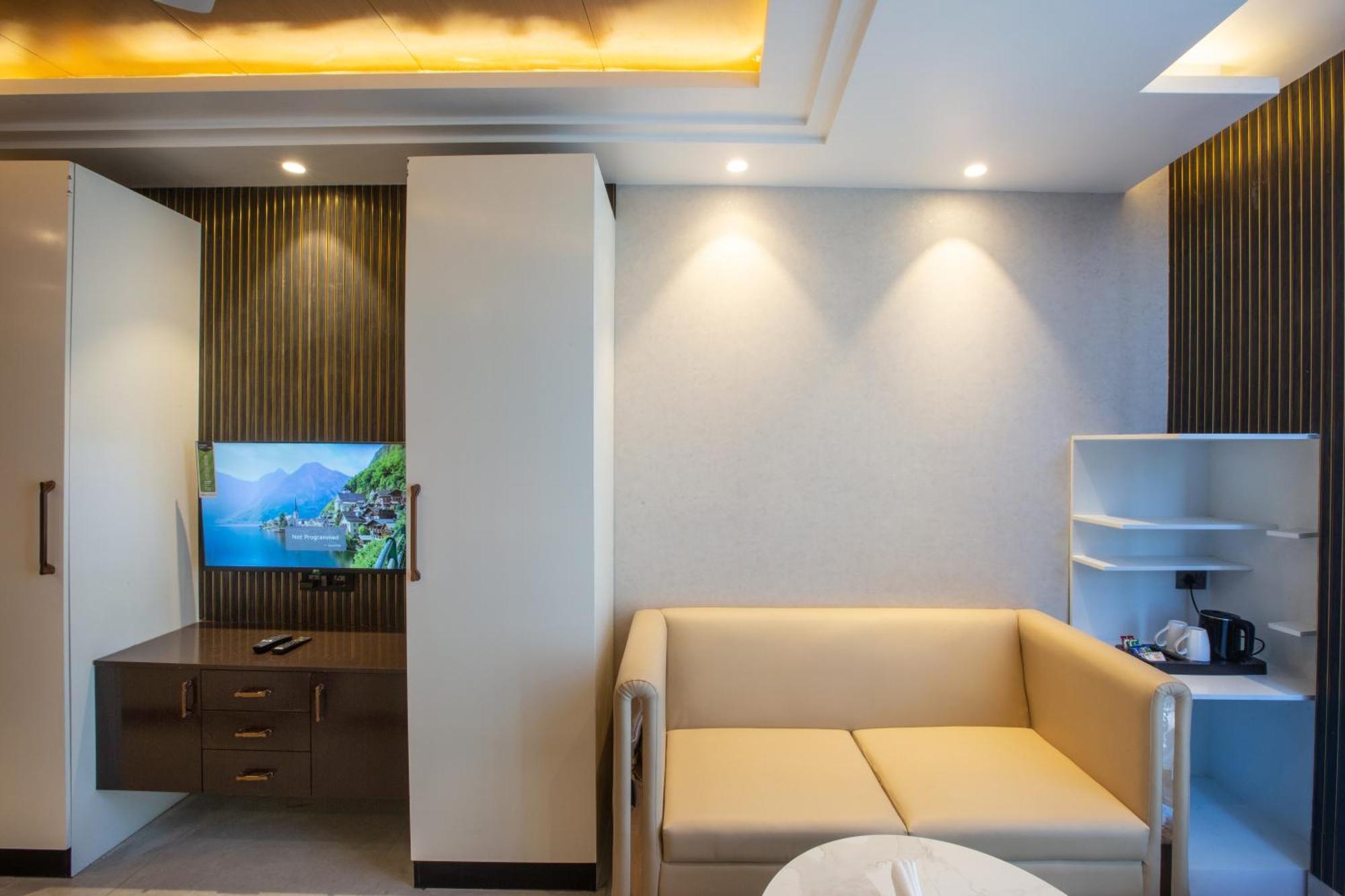 Hotel Prithvi Palace Near Spinal Hospital 4*