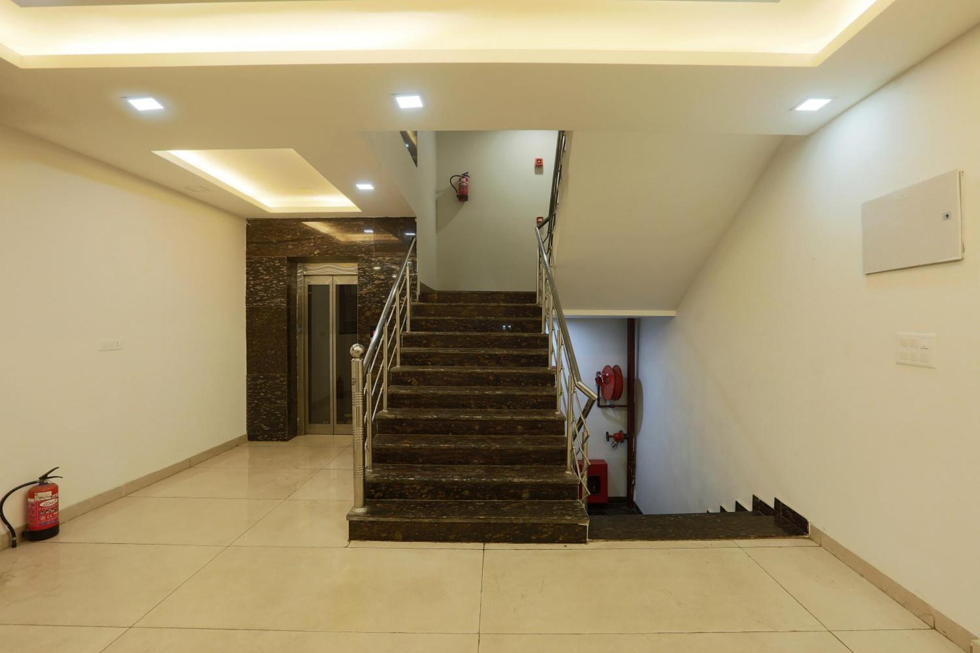 Hotel Prithvi Palace Near Spinal Hospital 4*