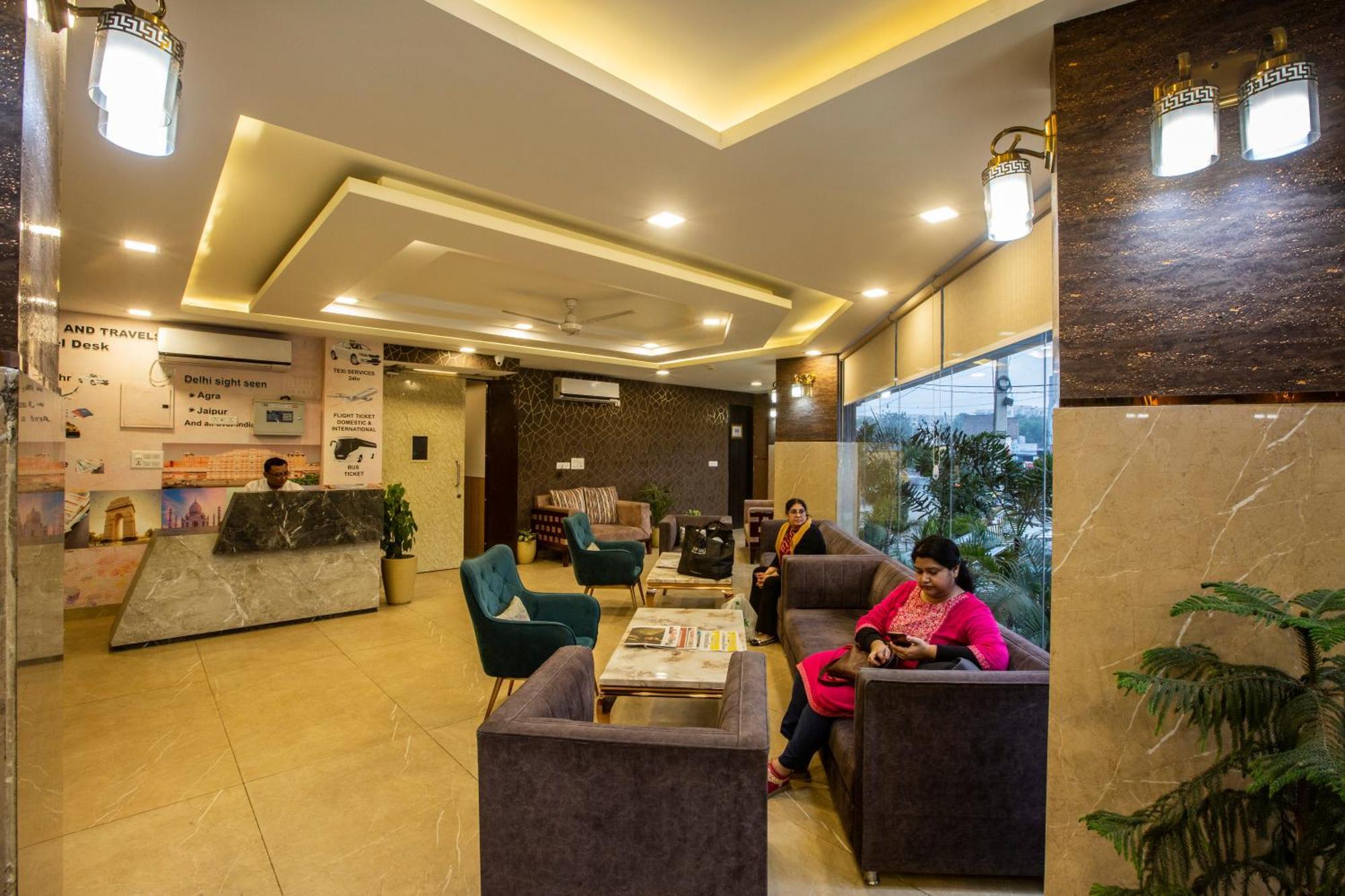 Prithvi Palace Near Spinal Hospital 4* New Delhi